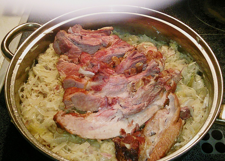 Grassis Sauerkraut mit Speck und dicker Räucherrippe von grassi | Chefkoch