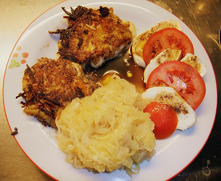 Kartoffel - Mozzarella - Schnitzel auf Sauerkraut von msdeluxe | Chefkoch