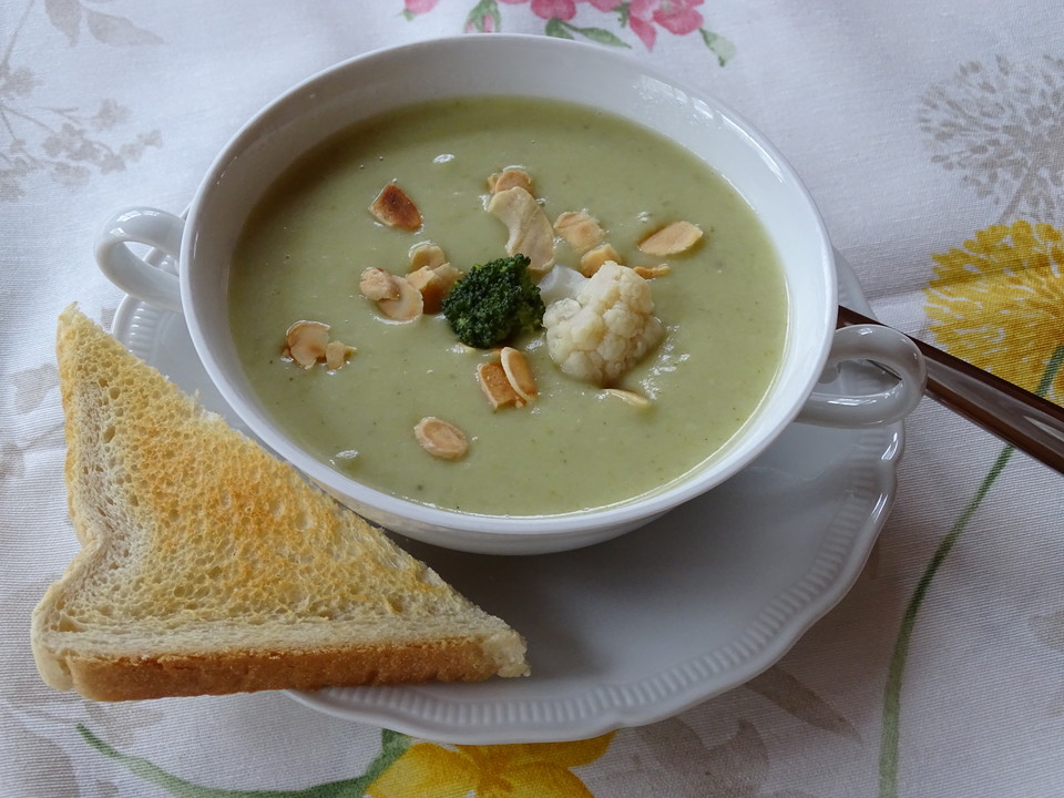 Blumenkohl - Brokkoli - Suppe von emandriana89 | Chefkoch