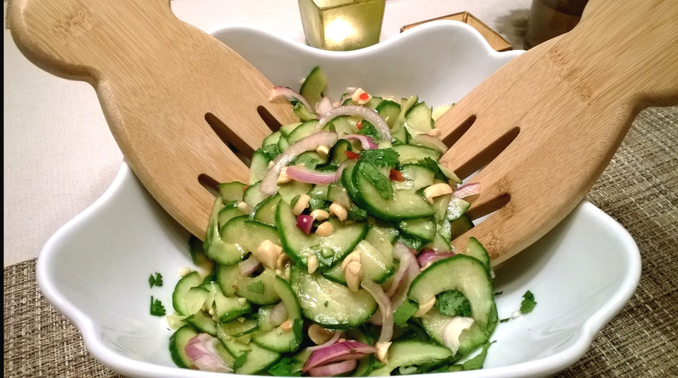 Thai Gurkensalat mit Erdnüssen und Chili von Milli73 | Chefkoch
