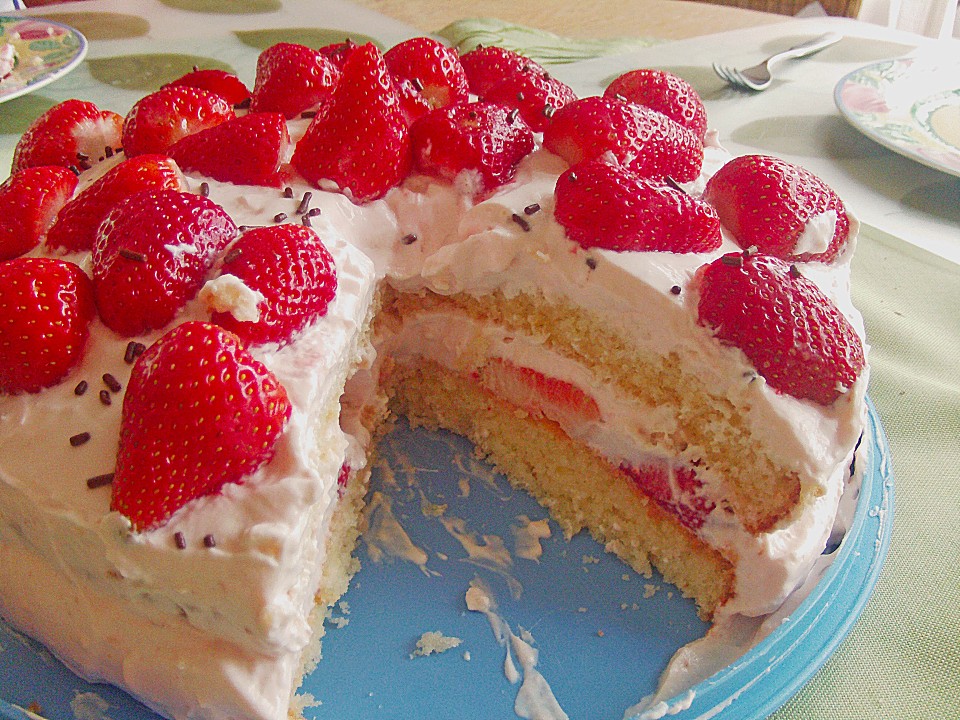 Sasis Erdbeer - Sahne - Torte - Ein leckeres Rezept | Chefkoch