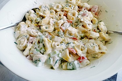 Tortellinisalat (Bild)
