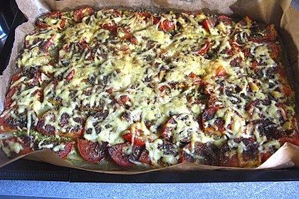 Basilikum - Tomaten - Pizza (Bild)
