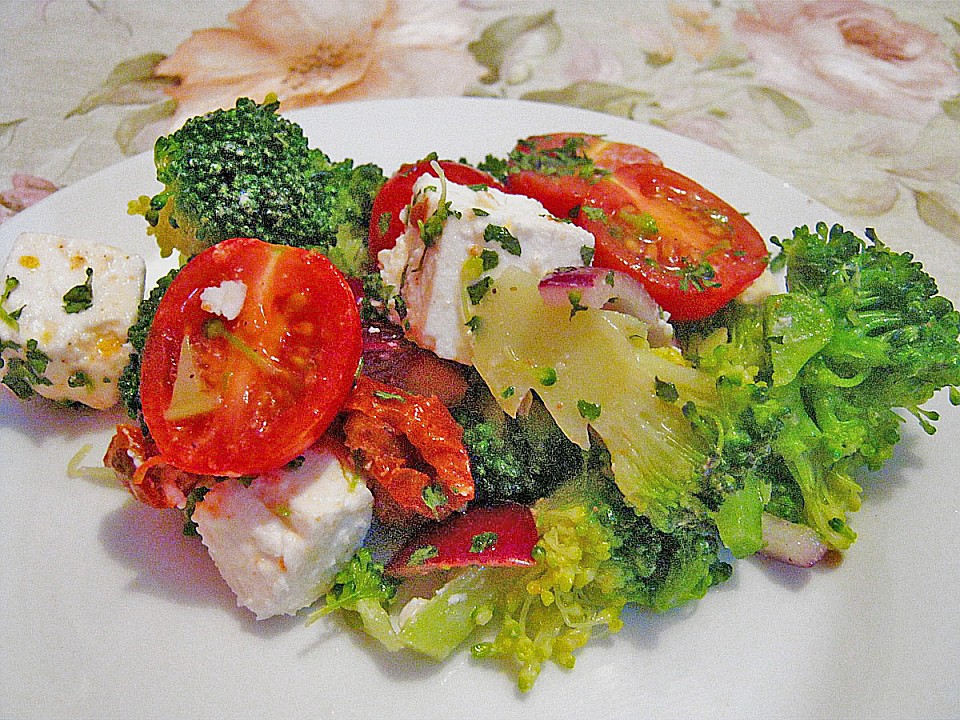 Mediterraner Brokkoli Salat von chica* | Chefkoch