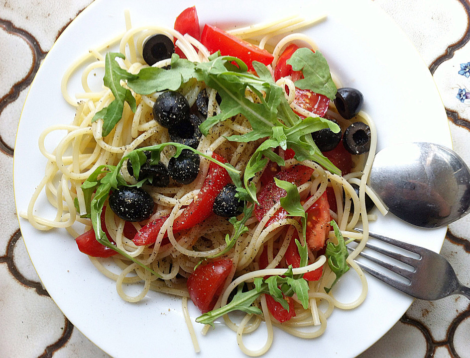 Spaghetti mit Rucola und Oliven von AnniThie | Chefkoch