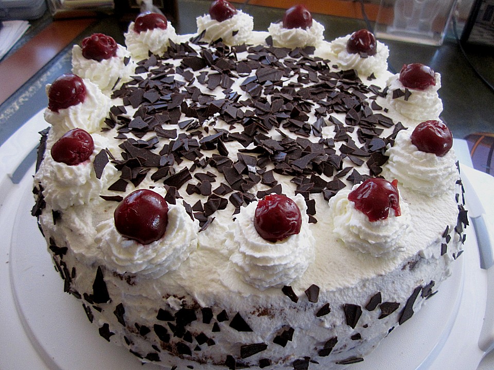 Schwarzwälder Kirschtorte nach Oma von pinkpantherchen | Chefkoch