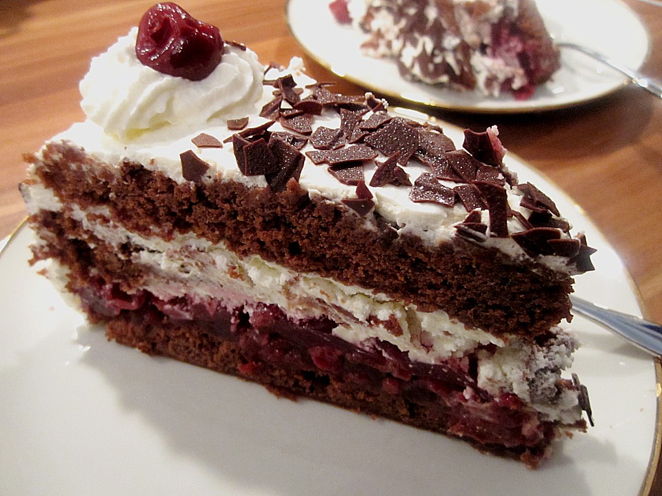 Торт черный лес классический с вишней рецепт. Шварцвальдский вишневый торт черный лес. Немецкий торт Шварцвальд. Торт черный лес Шварцвальдский торт. Шварцвальдский вишневый торт Германия.