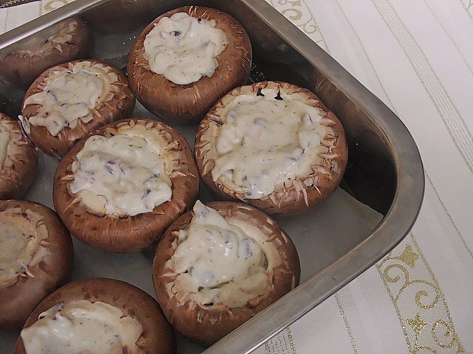 Gefüllte Champignons mit Crème fraîche von Bubiliene | Chefkoch