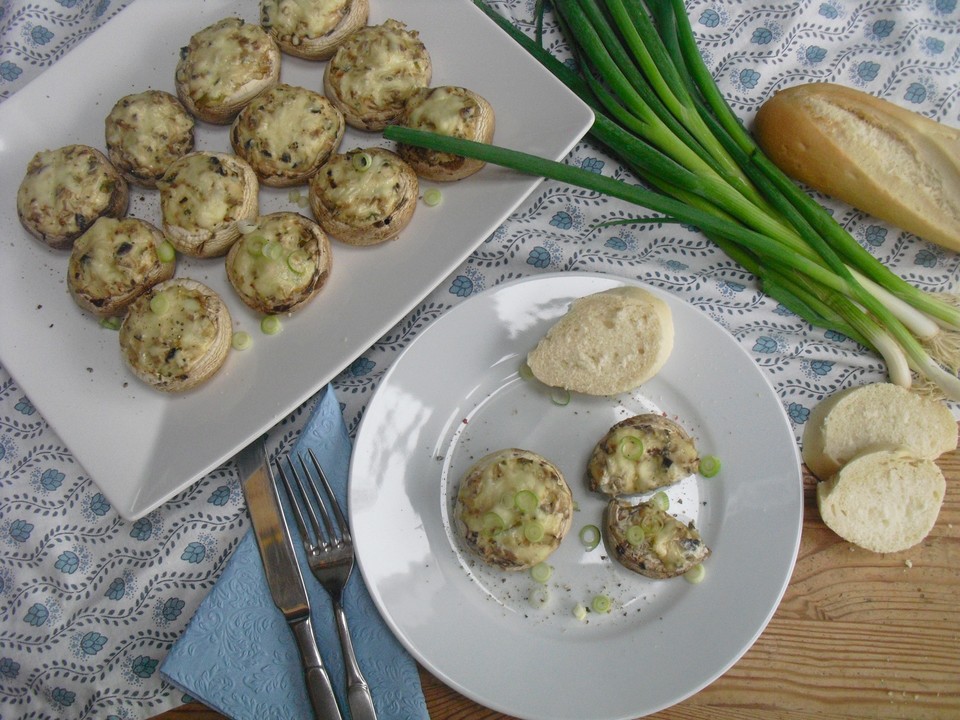 Gefüllte Champignons mit Crème fraîche von Bubiliene | Chefkoch