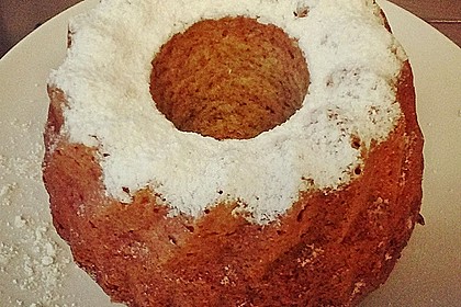 Saftiger Nuss-Joghurt-Gugelhupf (Bild)