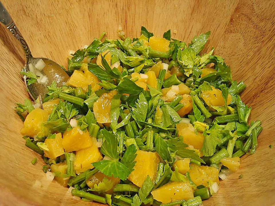 Staudensellerie - Ananas - Salat von Lässer | Chefkoch