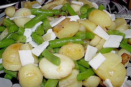 Kartoffelpfanne mit grünen Bohnen und Ziegenkäse (Bild)
