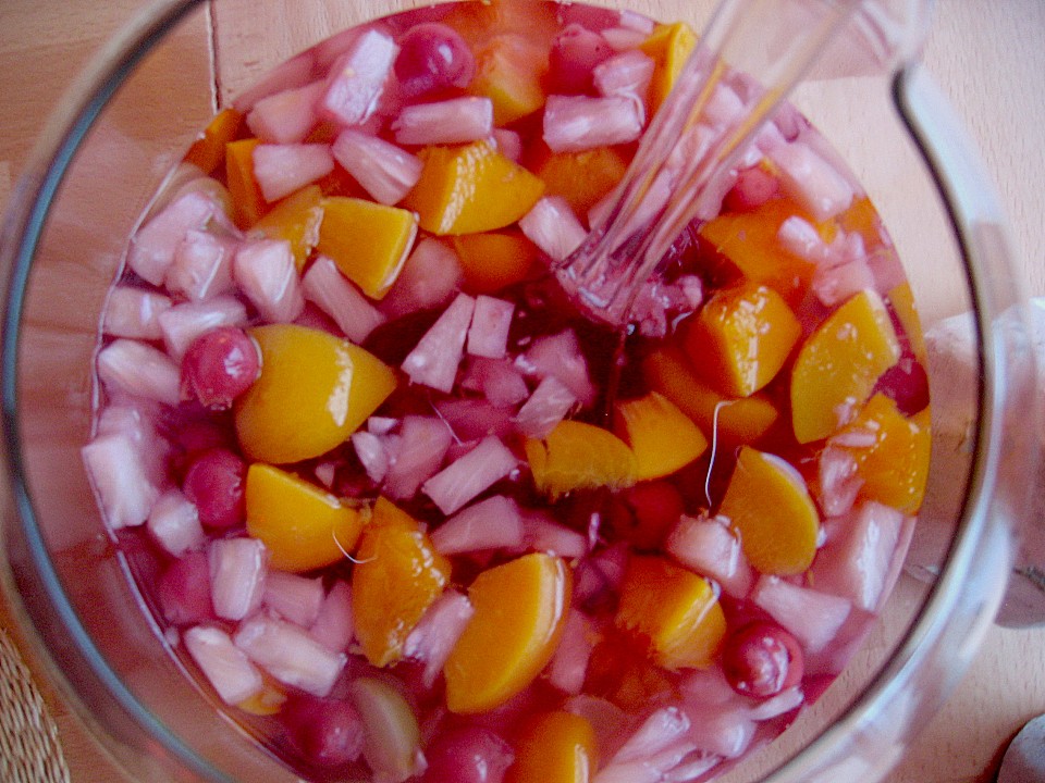 Pfirsich - Wodka - Bowle von zwergenmama1 | Chefkoch
