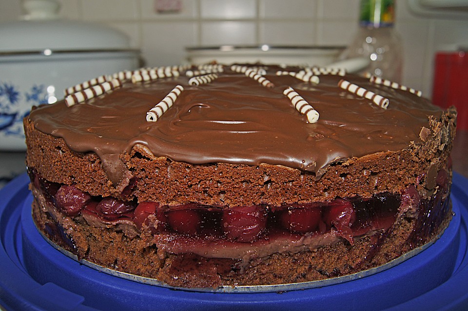 schokotorte mit kirschen schokotorte mit kirschen