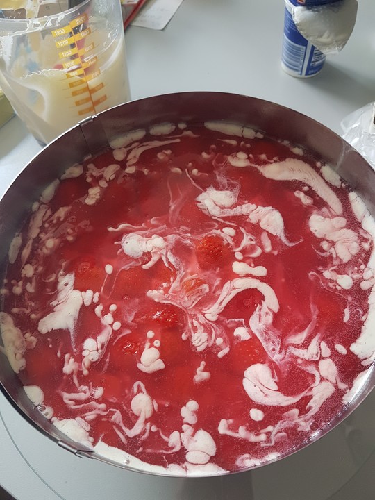 Erdbeerkuchen mit Schmand - Vanillecreme von Loeckchen87 | Chefkoch