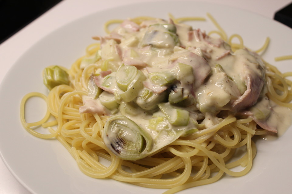 Spaghetti mit Lauch - Sahne - Sauce von evadrei | Chefkoch