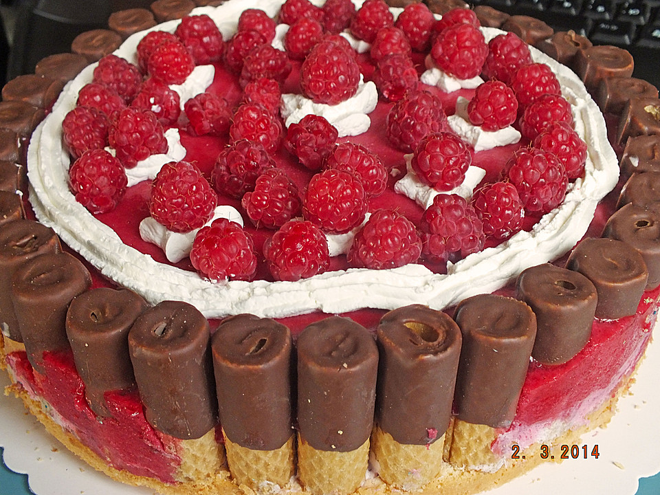 Himbeertorte mit Waffelröllchen von Sweet88Dream | Chefkoch