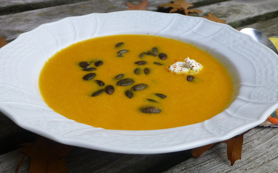 Kürbissuppe mit Äpfeln, Birnen + Lachs von FlowerBomb | Chefkoch Kürbissuppe mit Äpfeln, Birnen + Lachs von FlowerBomb | Chefkoch