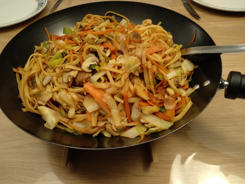 Gebratene Nudeln mit Gemüse, asiatisch von Schmim | Chefkoch