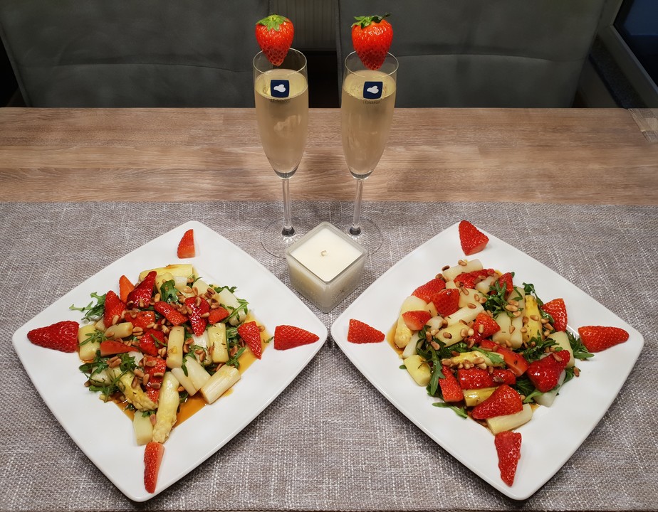 Spargel-Erdbeersalat von Regine | Chefkoch