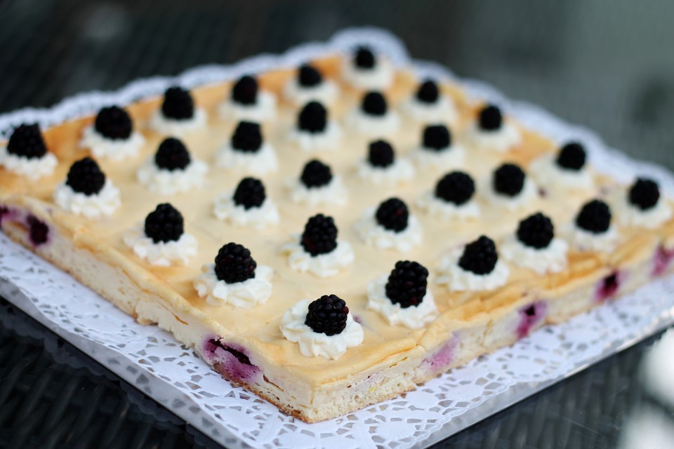 Brombeer - Käsekuchen vom Blech von Sarah von SarahGoldwyn | Chefkoch