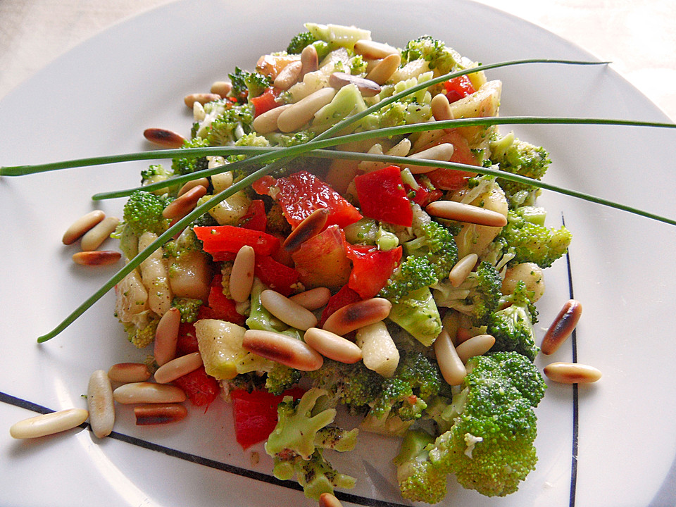 Brokkolisalat - Ein sehr leckeres Rezept | Chefkoch