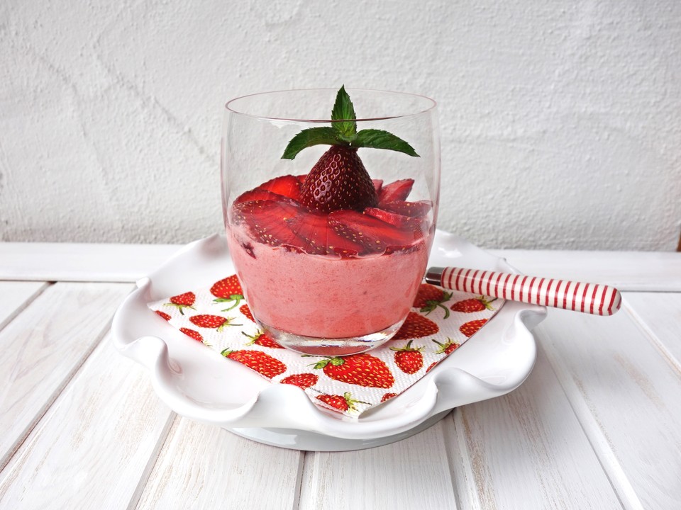 Erdbeer - Joghurt - Mousse von SHanai | Chefkoch