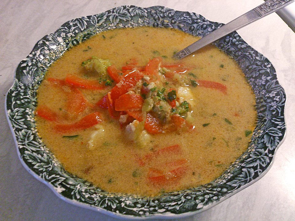 Pikante Thai Suppe mit Kokos und Hühnchen von mila_d | Chefkoch