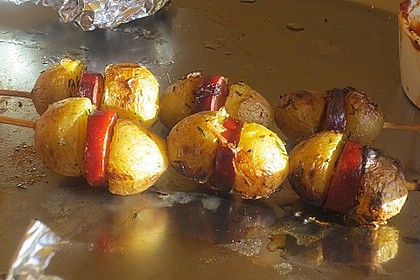 Spanische Kartoffelspieße (Bild)