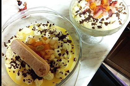 Tutti-Frutti Pudding-Früchte Dessert mit Butterkeksen (Bild)