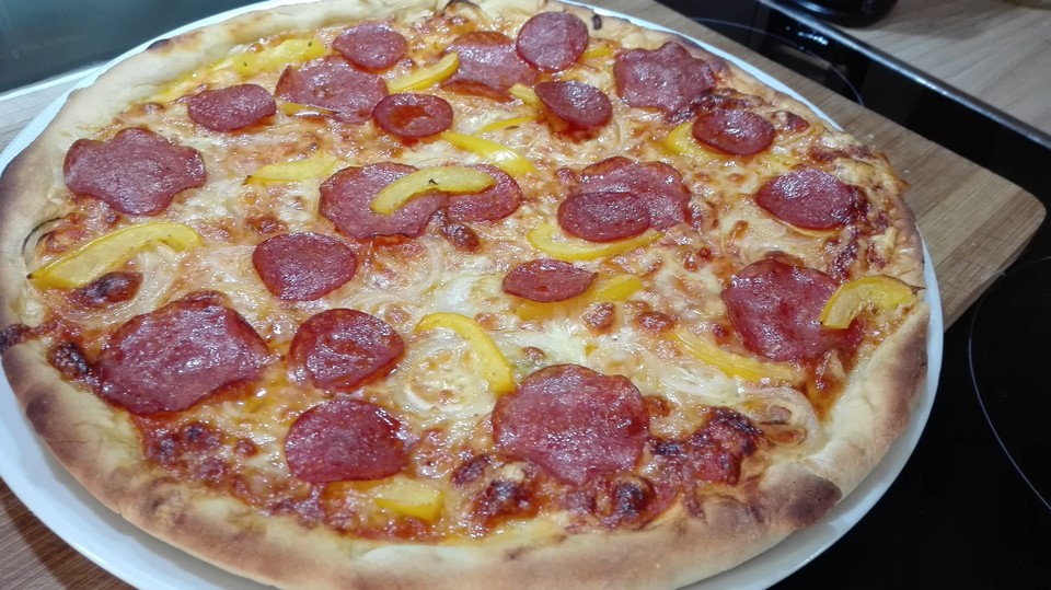 4 Käse - Pizza mit Käserand von Conny89 | Chefkoch