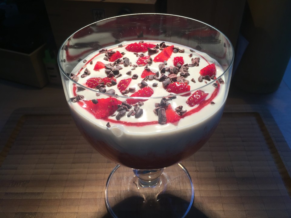 Erdbeeren - Hüttenkäse - Haferflocken - Dessert von mima53 | Chefkoch