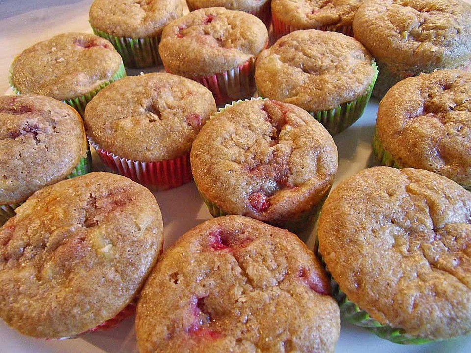 Erdbeer - Rhabarber - Muffins von mima53 | Chefkoch
