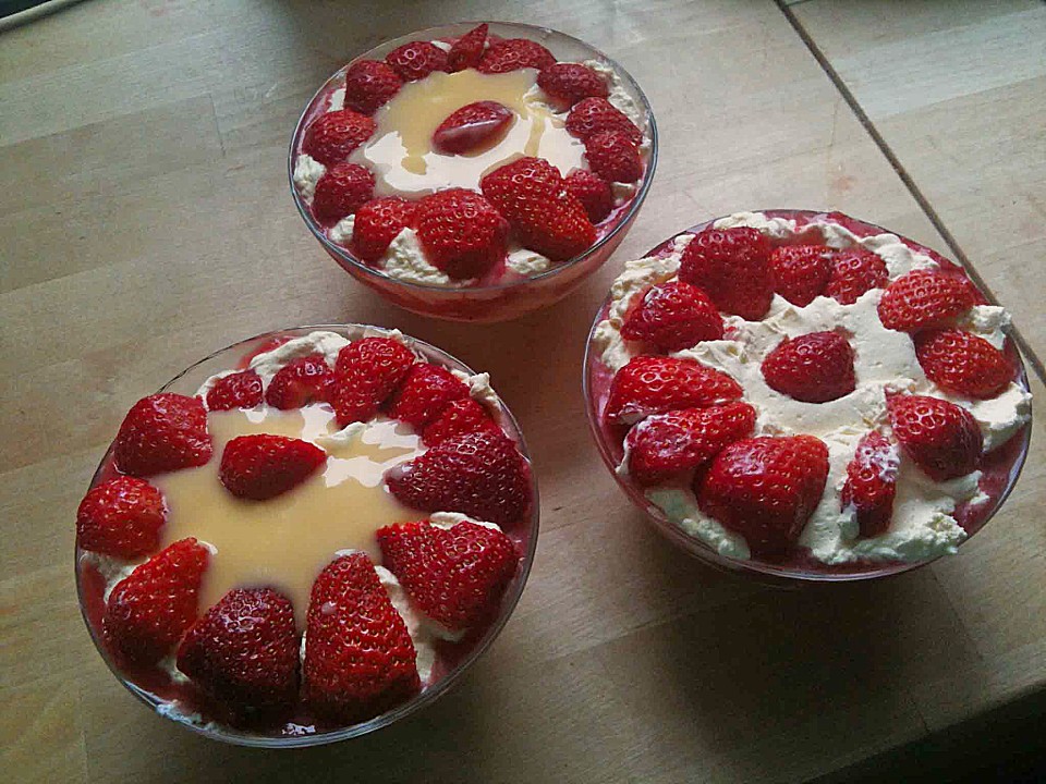 Erdbeeren mit Vanille - Eierlikör - Creme von machal | Chefkoch