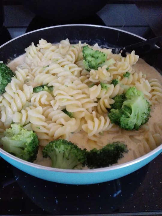 Nudeln mit Brokkoli - Sahne - Käse - Soße von Obba | Chefkoch.de Nudeln mit Brokkoli - Sahne - Käse - Soße von Obba | Chefkoch.de