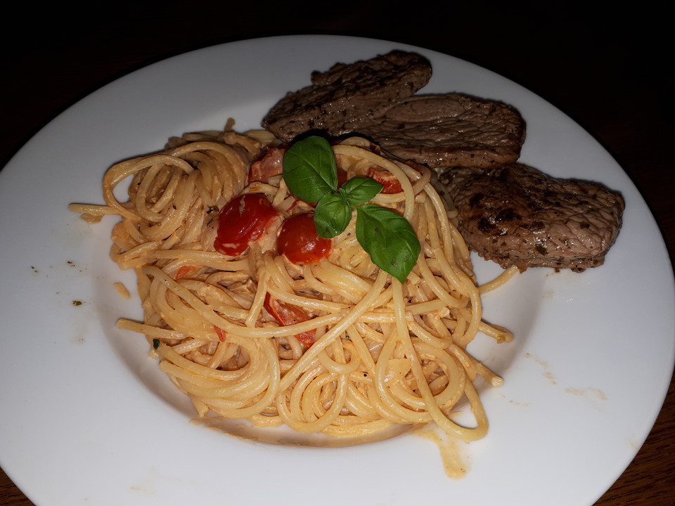 Spaghetti mit einer Tomaten-Brunch-Sauce von Saya1981 | Chefkoch.de