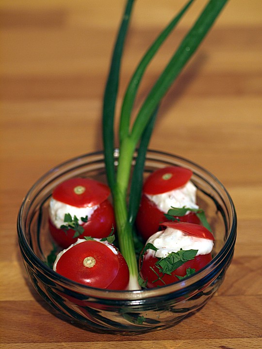 Gefüllte Tomaten mit Schafskäse - Creme von ManuGro | Chefkoch.de