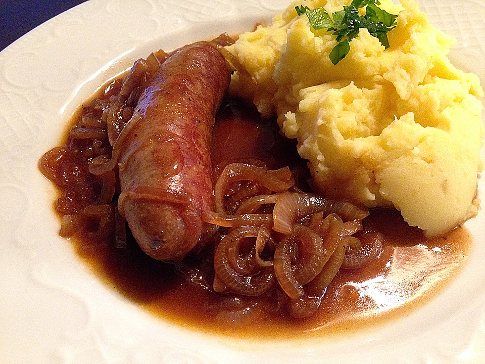 Bratwurst an Zwiebelsauce mit Kartoffelpüree von holidayanimal | Chefkoch