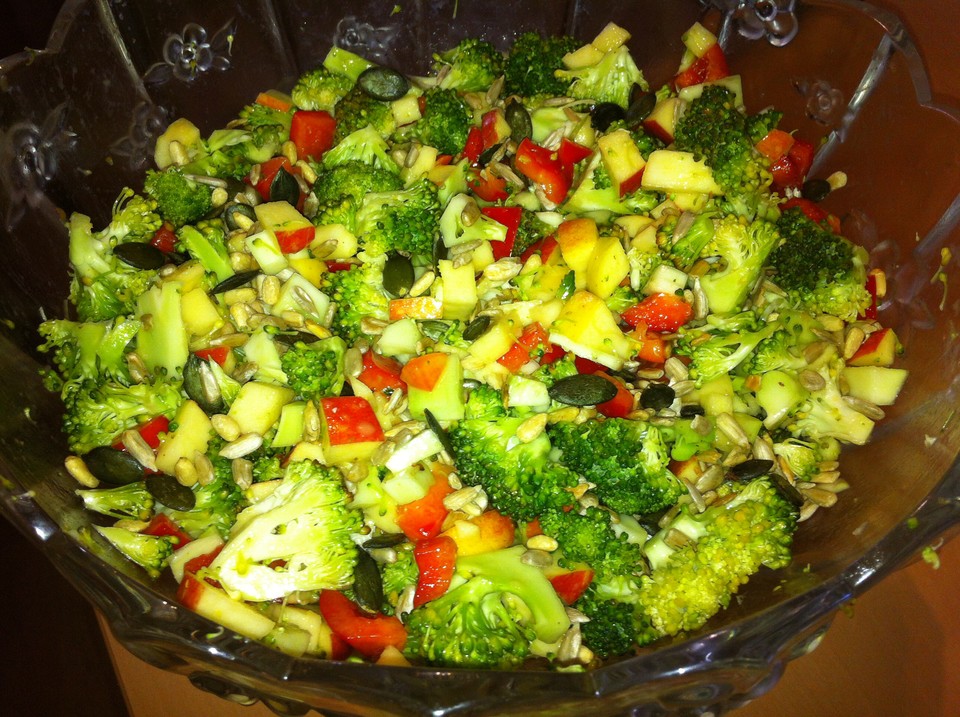Brokkoli-Paprika-Apfel-Salat von Kuchen-Traum | Chefkoch