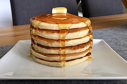 Fluffy Buttermilk Pancakes (Bild)