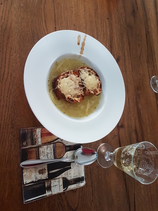 Zwiebelsuppe nach Art der legendären Pariser Marktfrauen von Tickerix ...