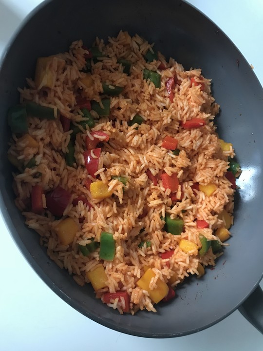Paprika-Reispfanne mit Joghurtsauce | Chefkoch