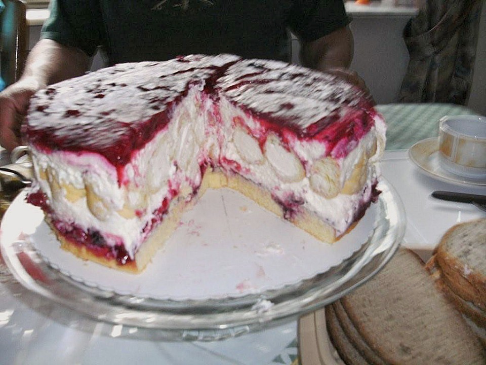 Windbeutelkuchen mit roter Grütze von gerta47 | Chefkoch