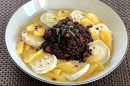 Linsensalat mit Mango und Ziegenkäse (Bild)