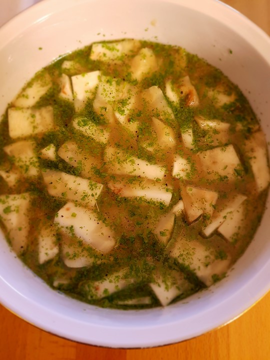 Selleriesalat naturbelassen, einfach und lecker von tolotolo | Chefkoch.de