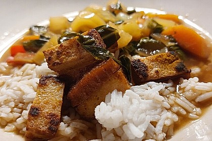 Tofu-Gemüse Pfanne mit Kokosmilch (Bild)