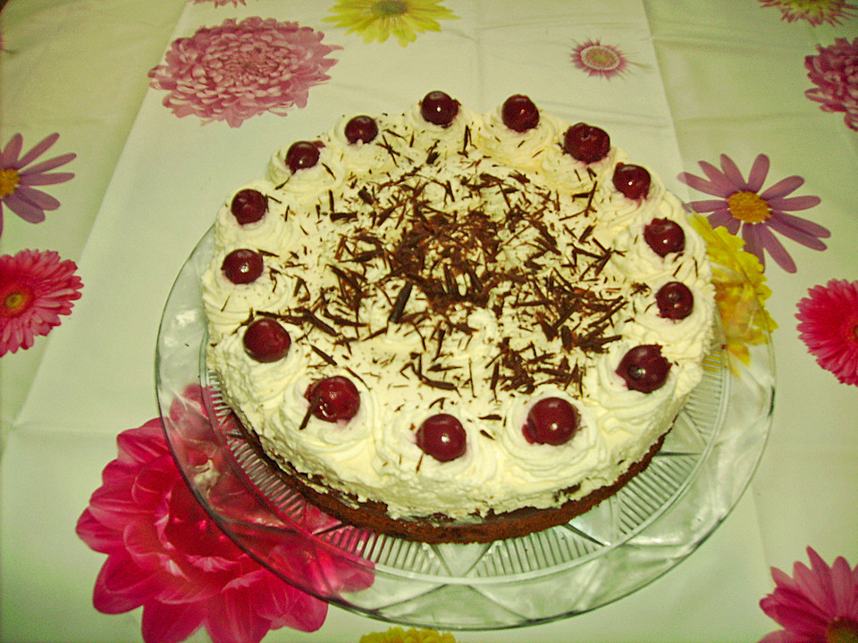 Kirsch - Stracciatella - Torte von tina31 | Chefkoch.de