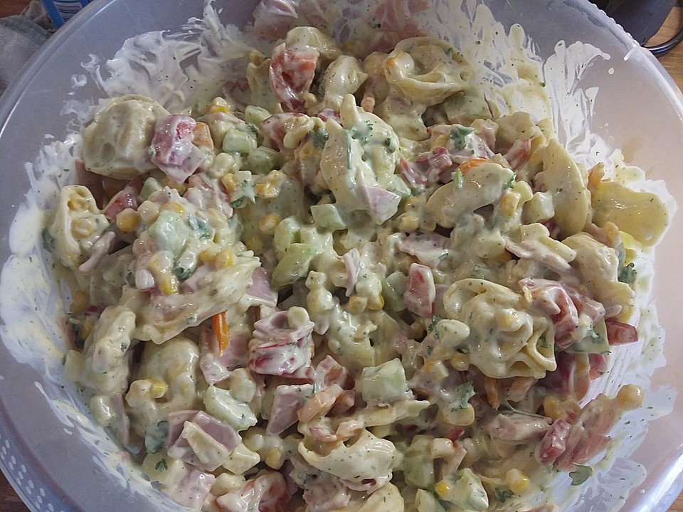 Tortellini - Salat mit Joghurt - Creme von angelika2603 | Chefkoch