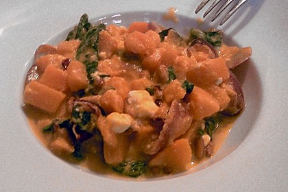 Kürbissalat mit Spinat und Feta (Bild)