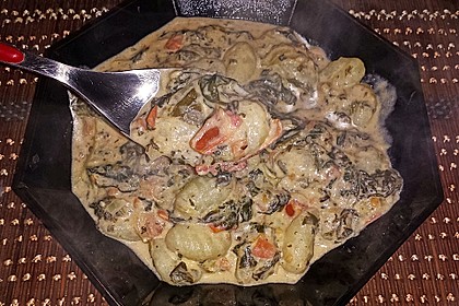 Gnocchi in Spinat-Frischkäse-Soße (Bild)